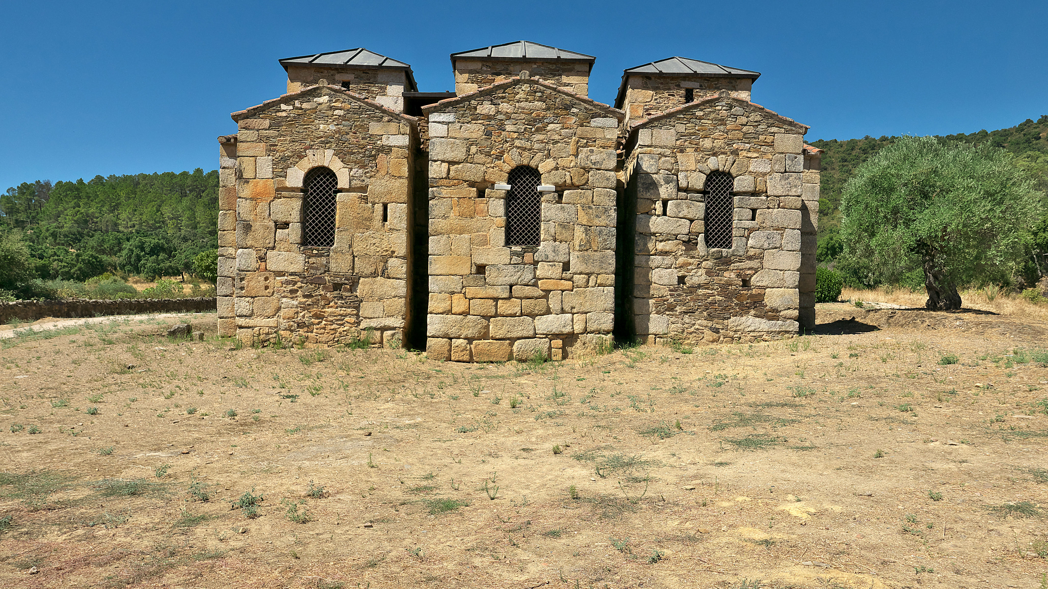 Basílica hispano visigoda de Santa Lucía del Trampal