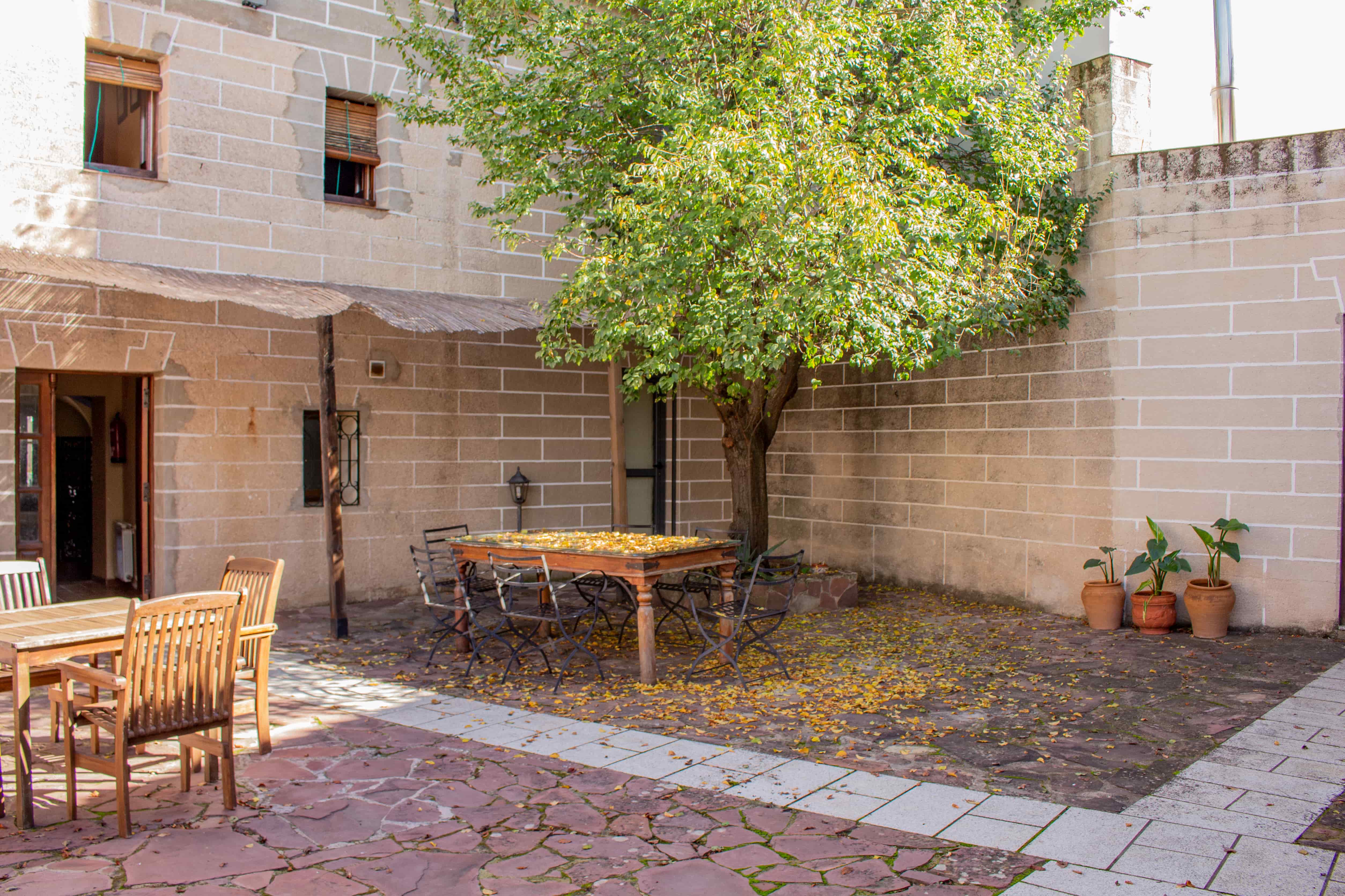 Patio de uso libre en Casa Rural Vía de la Plata